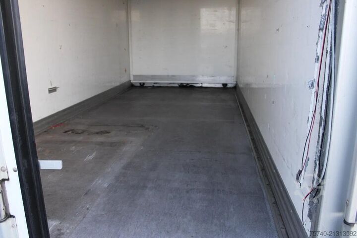 Jäähdytetty laatikko Mercedes-Benz Sprinter 316 + THERMO KING