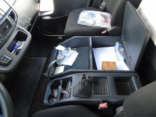 手提箱 Iveco Eurocargo 120E25 + EURO 6 + 196.000KM!