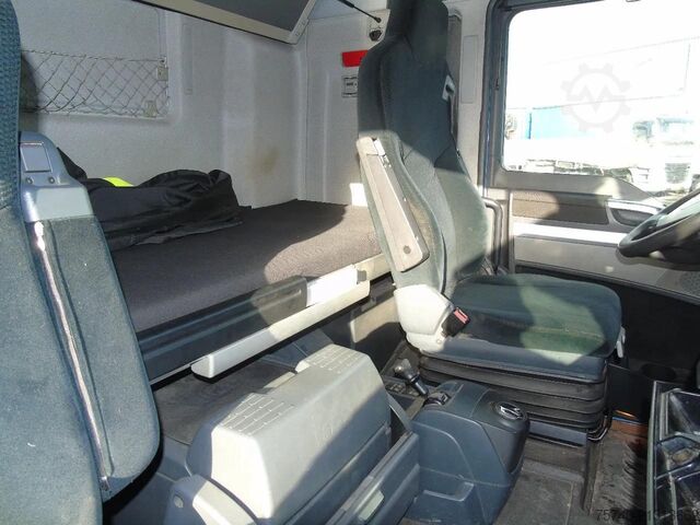 Box body MAN TGA 18.400 + combi + lift + euro 5 + 2.70