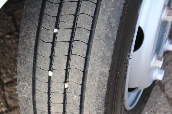 タンカー Renault Midlum 250 + 2 COMP + 6180liter + euro 2 + manual