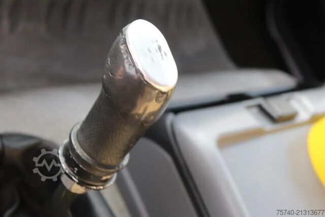 Cisterna Renault Midlum 250 + 2 COMP + 6180liter + euro 2 + manual