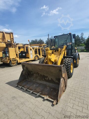 Tekerlekli yükleyici Caterpillar 906H2