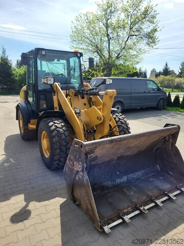Tekerlekli yükleyici Caterpillar 906H2