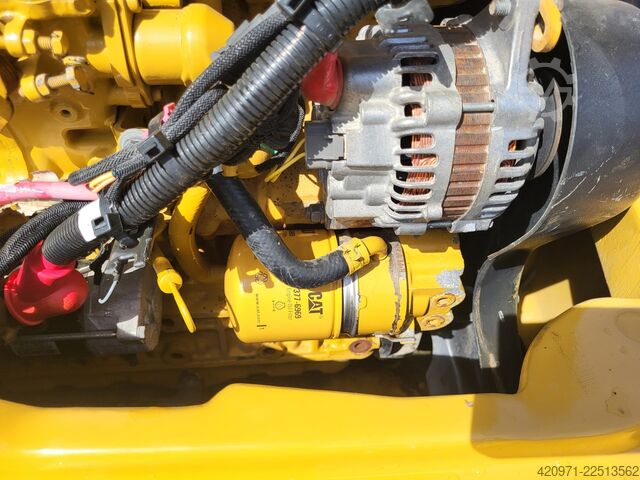 Tekerlekli yükleyici Caterpillar 906H2