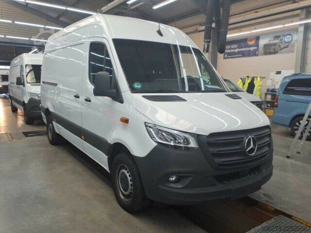 รถตู้ Mercedes-Benz Sprinter 317 CDI,L2H2,Automatik,Kamera,Navi