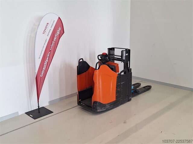 Forklift Toyota SPE200D  LI-ION Fixe