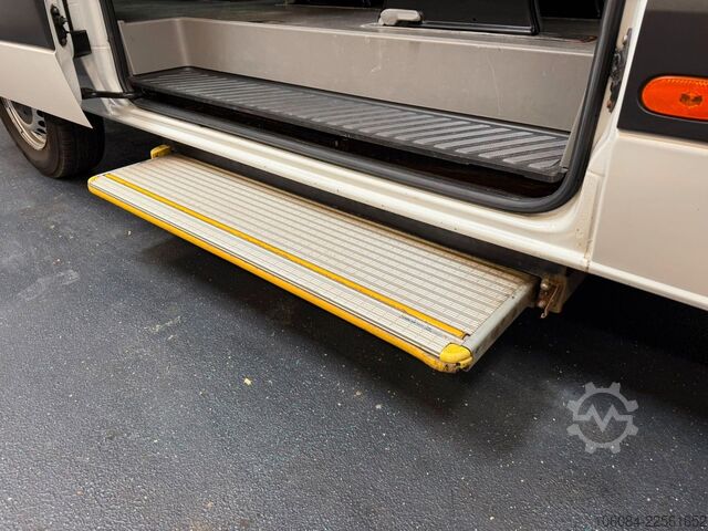 Kleinbus MERCEDES-BENZ Sprinter Kombi L2-H2 9 Sitze Klima Standh 1.Hand