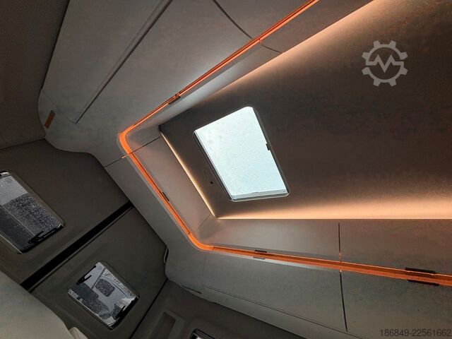 Autocaravana VW Grand California 680 2,0TDI-177 LED + ACC 1. Hd.