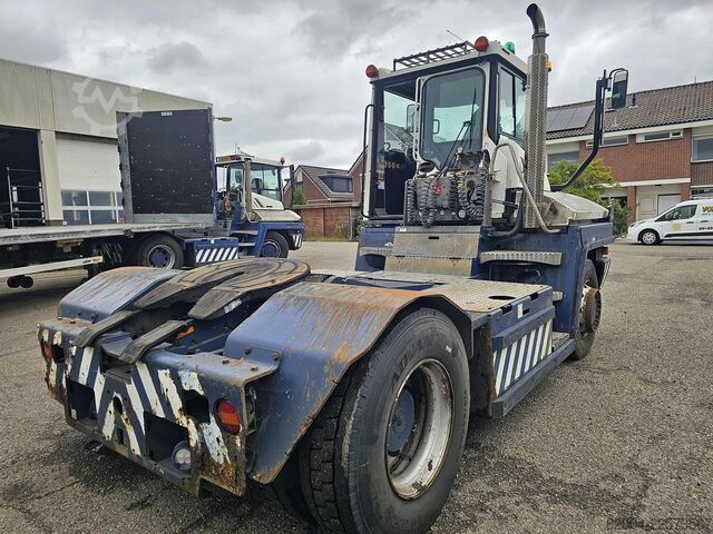รถแทรกเตอร์ปลายทาง TERBERG RT283 /TERMINAL TRACTOR 4X4/ TURNING CHAIR. /AU...