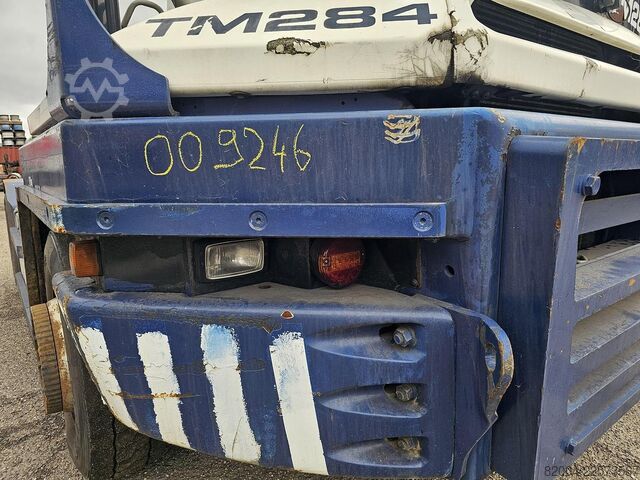 รถแทรกเตอร์ปลายทาง TERBERG RT283 /TERMINAL TRACTOR 4X4/ TURNING CHAIR. /AU...