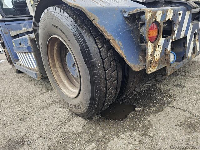 รถแทรกเตอร์ปลายทาง TERBERG RT283 /TERMINAL TRACTOR 4X4/ TURNING CHAIR. /AU...