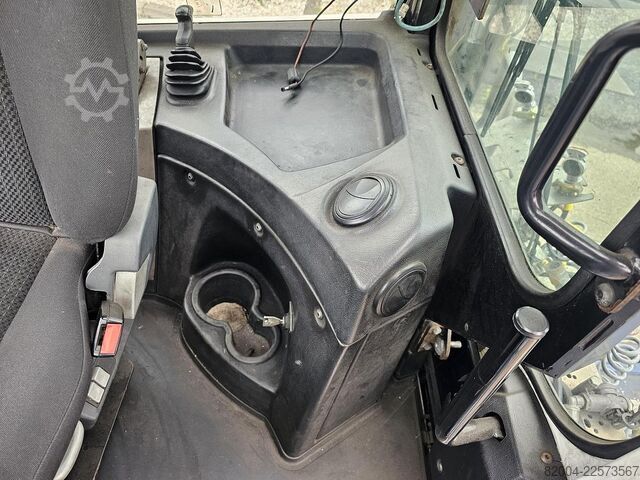 Terminalski traktor TERBERG RT283 /TERMINAL TRACTOR 4X4/ TURNING CHAIR. /AU...
