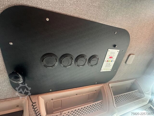 Avfallsbil Iveco Trakker 500 10X4  KIPPER/TIPPER./PIET RUIZEVELD...