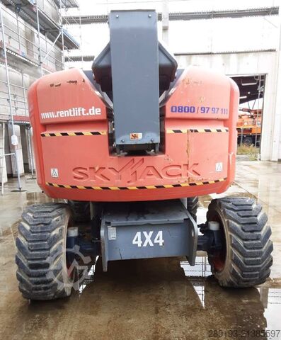 Platforma teleskopike e artikuluar Skyjack SJ 85 AJ Diesel 27,91 m