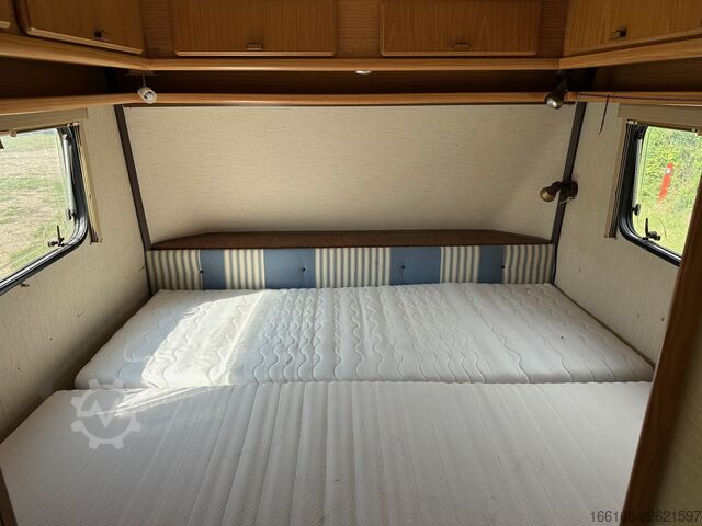 Nhà di động Hymer/Eriba Nova 530