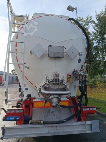 Silo semitrailer KÄSSBOHRER Kippsilo 60m³ ADR