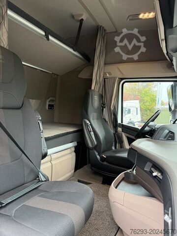 Стандартний тягач DAF XG 530 KOMPRESSOR mit Kühler 2 L-HY