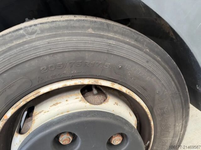 Koffer Renault D180 152030 km - EURO 6