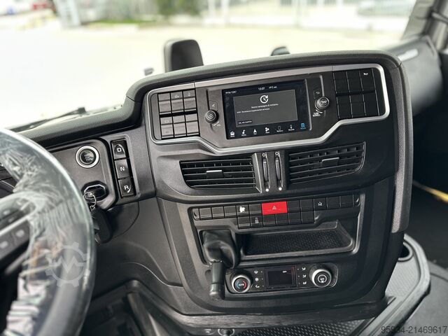 Standart çekici ünitesi Iveco S-WAY 490