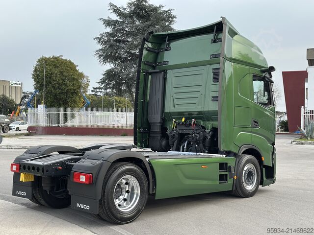 وحدة جرار قياسية Iveco S-WAY 580 ADR