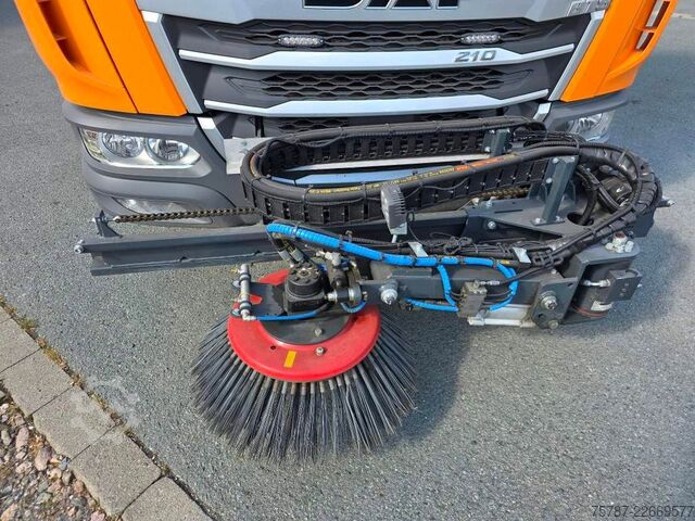道路清掃車 DAF XB 210 Kehrmaschine wie neu Brock VS4 Kehraufbau