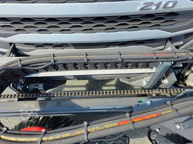 道路清掃車 DAF XB 210 Kehrmaschine wie neu Brock VS4 Kehraufbau