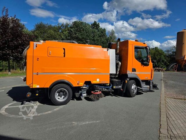 道路清掃車 DAF XB 210 Kehrmaschine wie neu Brock VS4 Kehraufbau