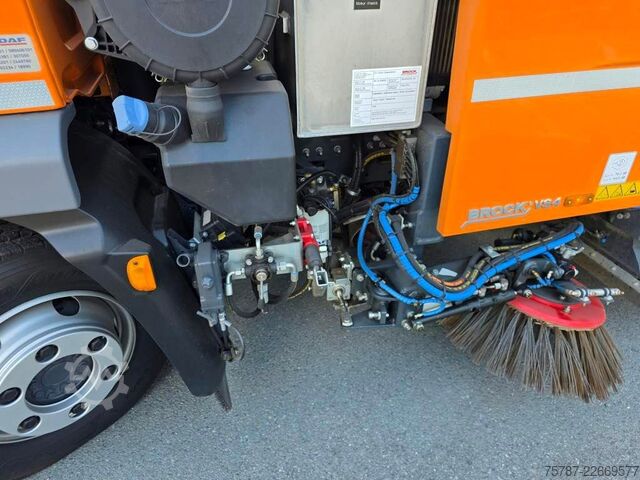 道路清掃車 DAF XB 210 Kehrmaschine wie neu Brock VS4 Kehraufbau