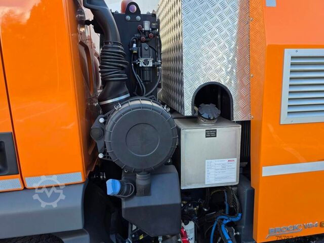 Balayeuse de voirie DAF XB 210 Kehrmaschine wie neu Brock VS4 Kehraufbau