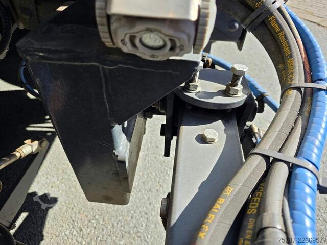 Balayeuse de voirie DAF XB 210 Kehrmaschine wie neu Brock VS4 Kehraufbau