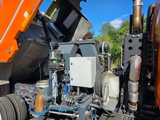 Balayeuse de voirie DAF XB 210 Kehrmaschine wie neu Brock VS4 Kehraufbau