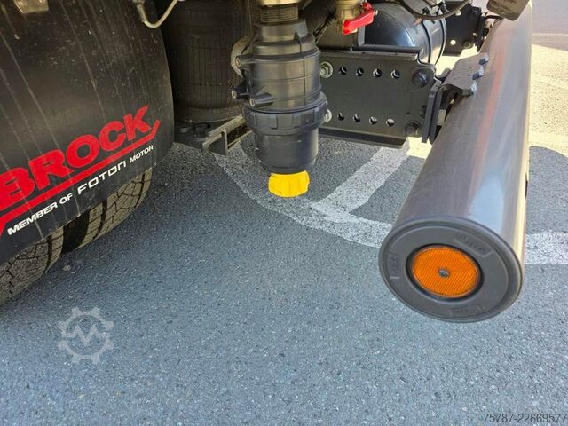 Balayeuse de voirie DAF XB 210 Kehrmaschine wie neu Brock VS4 Kehraufbau