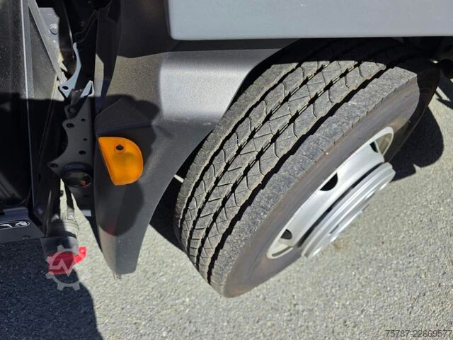 Balayeuse de voirie DAF XB 210 Kehrmaschine wie neu Brock VS4 Kehraufbau