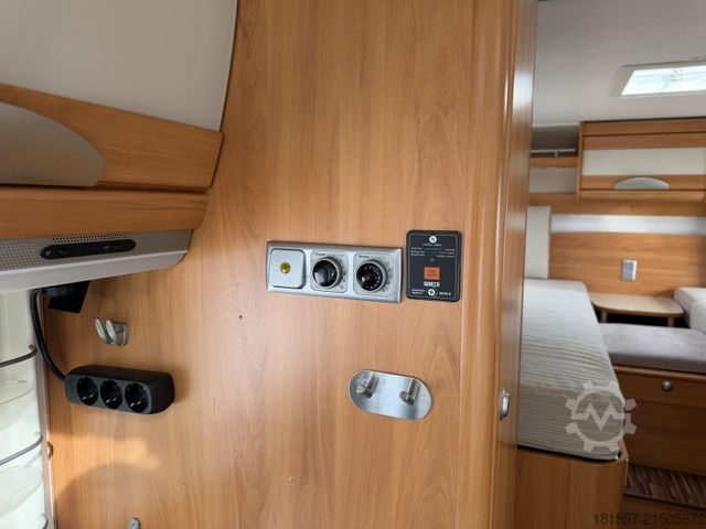 Kamper zintegrowany HYMER/ERIBA B-Klasse SL B-SL 674 3,0 Ltr. SAT+TV, Solar,