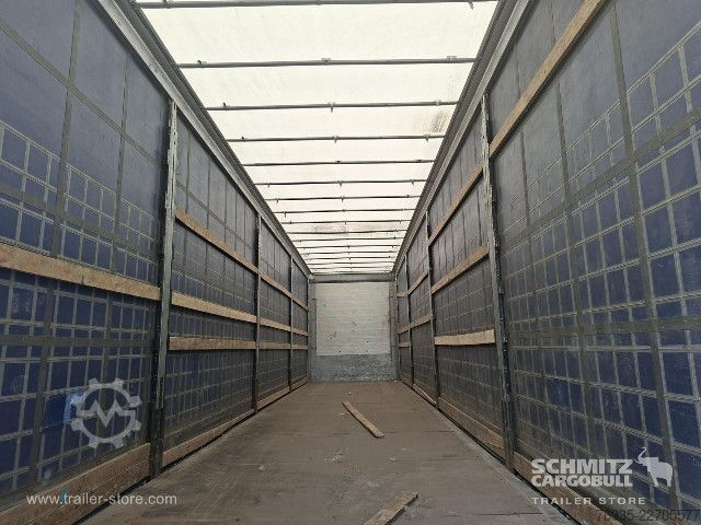 Trailer semi terbuka dengan terpal Schmitz Cargobull Curtainsider Mega