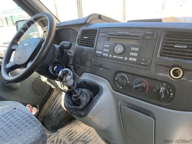 Kombijevsko vozilo s dvostrukom kabinom Ford Transit  350  - 6 posti- Motore guasto -