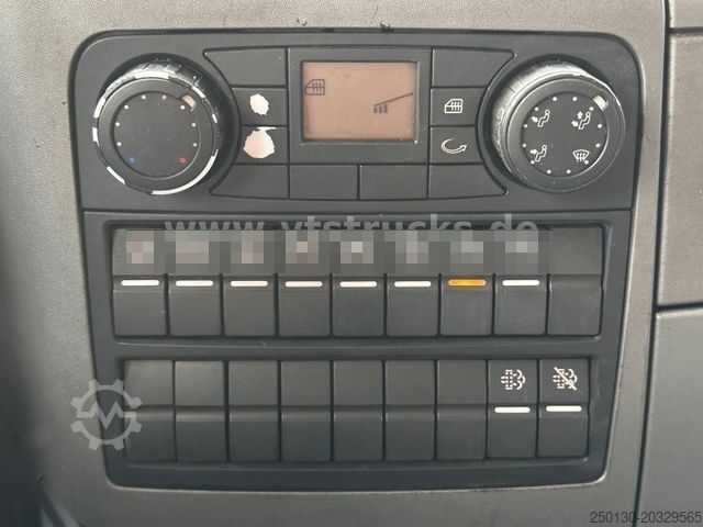 Nápojový vůz MAN TGM 22.250 Getränkewagen mit Ladebordwand Euro6