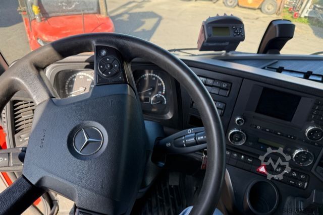 Sandučar kamion MERCEDES-BENZ Antos 2540 6x2 (Engine defect)