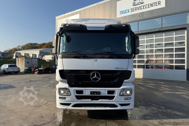 Auto-dizalica montirana na kamionu MERCEDES-BENZ Actros 2548 6x2 Hiab 244-5