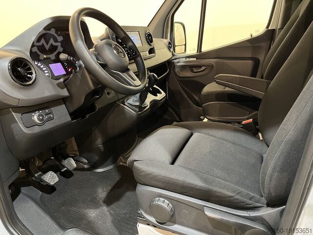 Dobozos kisteherautó Mercedes-Benz Sprinter 311 CDI L2H2 RWD / Euro 6 / Servicebus...