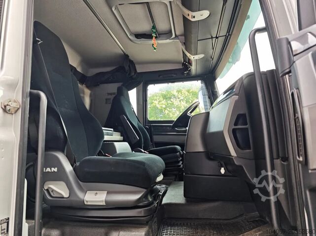 Volquete MAN TGX 33.560 6x4 Kipper