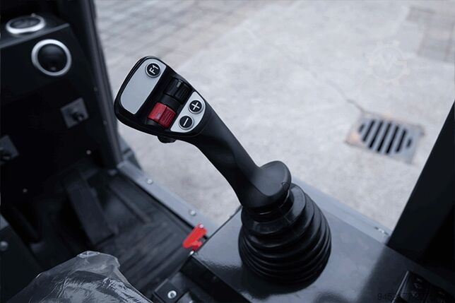 Chargeuse HZM 811 Profi Yunnei 25PS