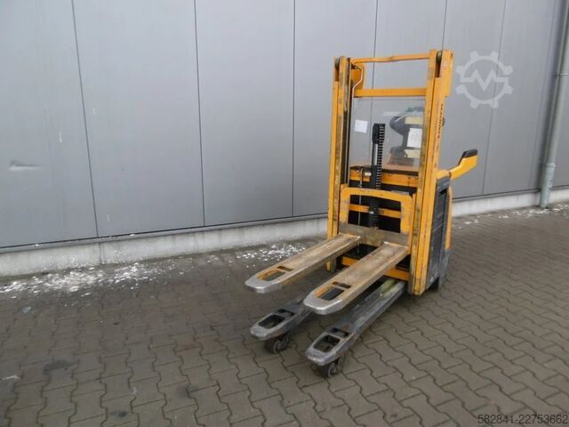 Manuel stabler JUNGHEINRICH ERC 214z G115-250 ZZ
