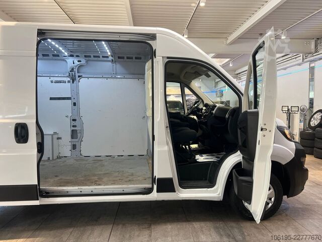 Фургон з високим дахом FIAT Ducato 2,3 Blue-HDI *Hoch+Lang*L2-H2*Garantie*