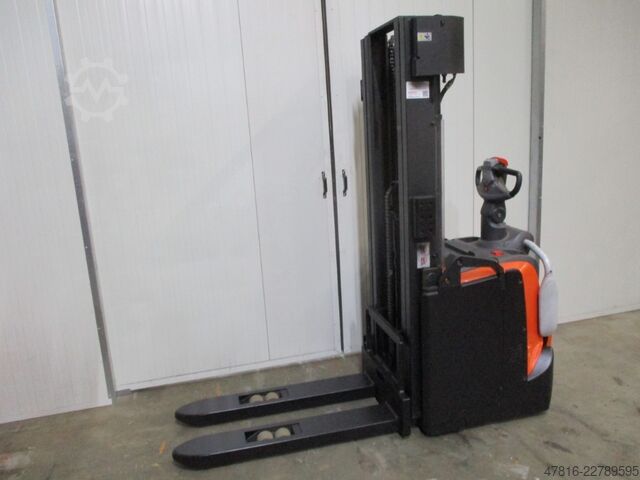 High lifting pallet truck TOYOTA SPE160