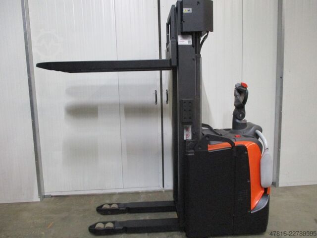 High lifting pallet truck TOYOTA SPE160