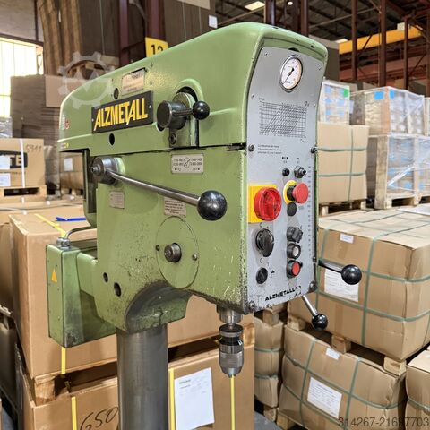 Kolomboormachine Alzmetall AB3 ESV