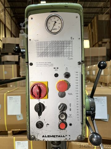 Kolomboormachine Alzmetall AB3 ESV