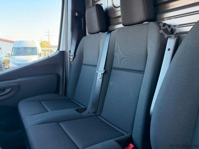 รถสเตชั่นแวกอนหลังคาสูง Mercedes-Benz Sprinter 317 CDI 3665 9G Flach AHK3,5t DISTRONIC