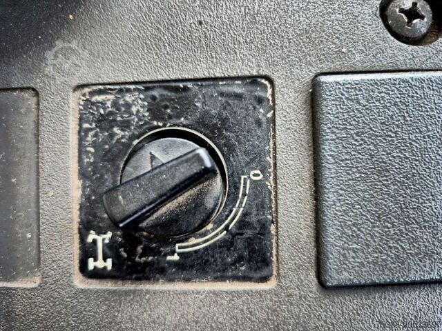 Kamion me vinç dhe kiper Iveco EUROCARGO 120E24 K